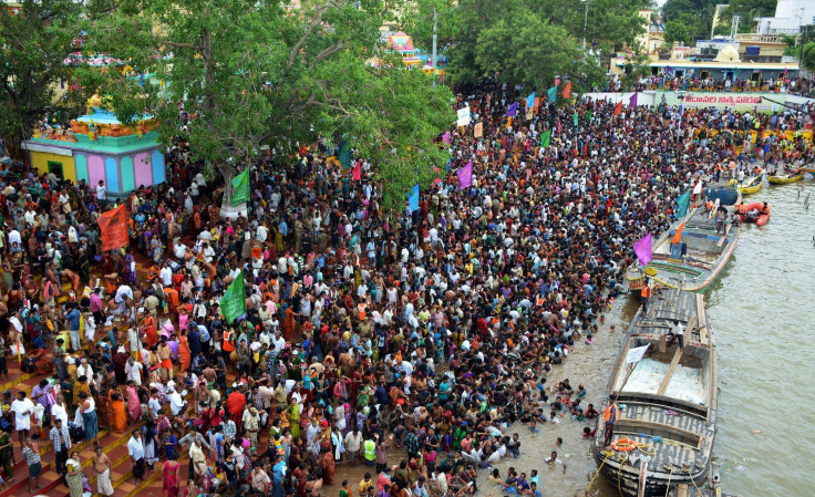India stampede near temple
