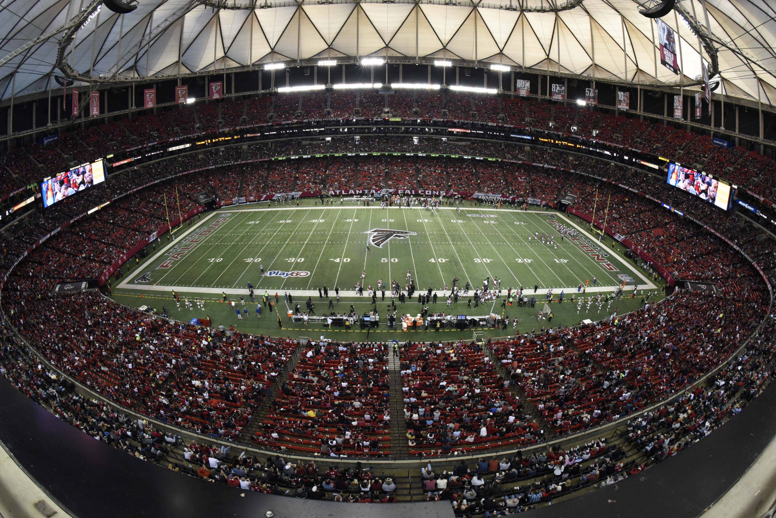 Самый большой стадион. Atlanta Falcons Mercedes-Benz Stadium. Крытая Арена стадиона. США, Г. раллей,. Самый большой стадион в Америке. Большой Крытый стадион.