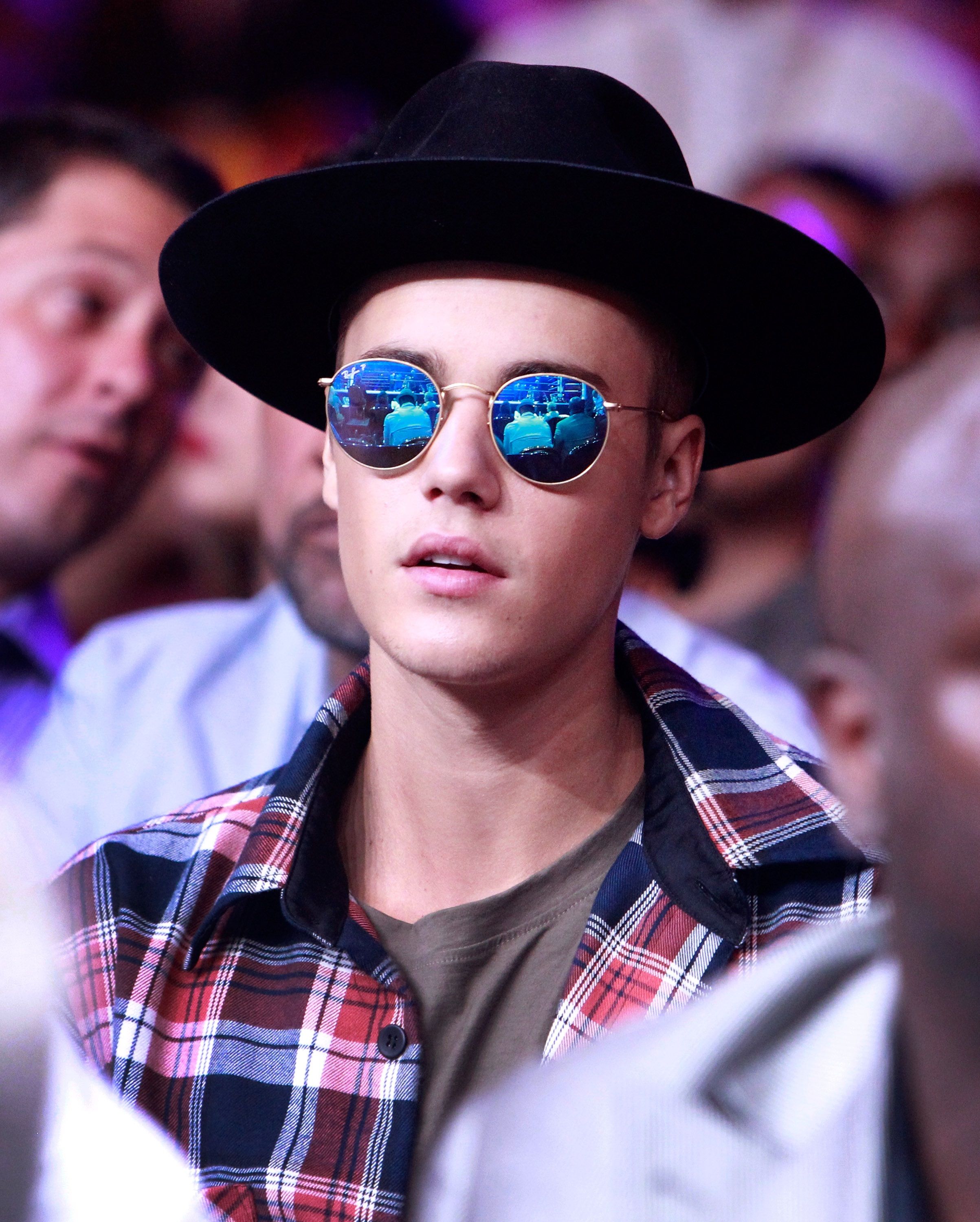 Justin Bieber Teases What Do You Mean Music Video Announces Release 