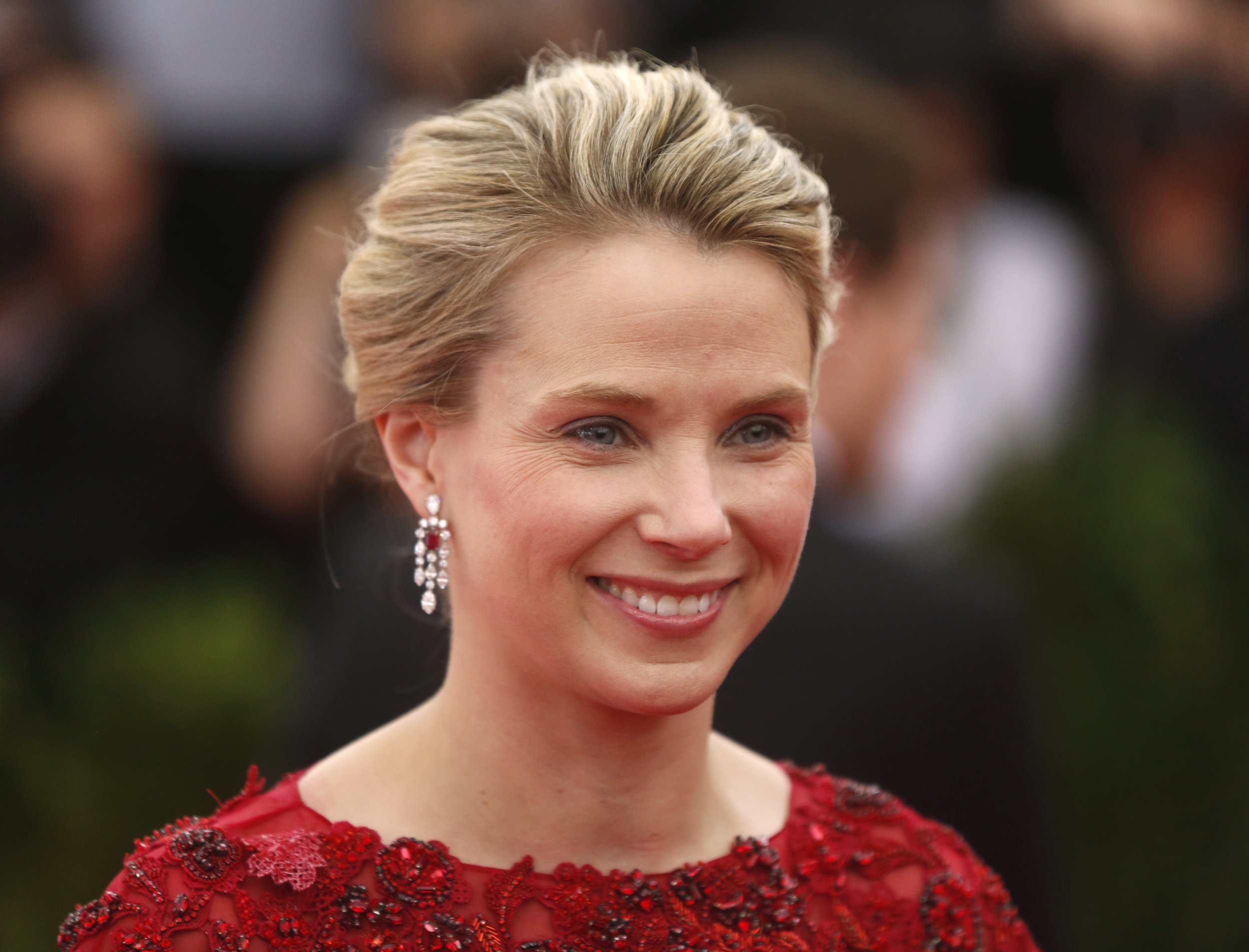Yahoo (YHOO) CEO Marissa Mayer Is Expecting Twin Daughters, Doesn't