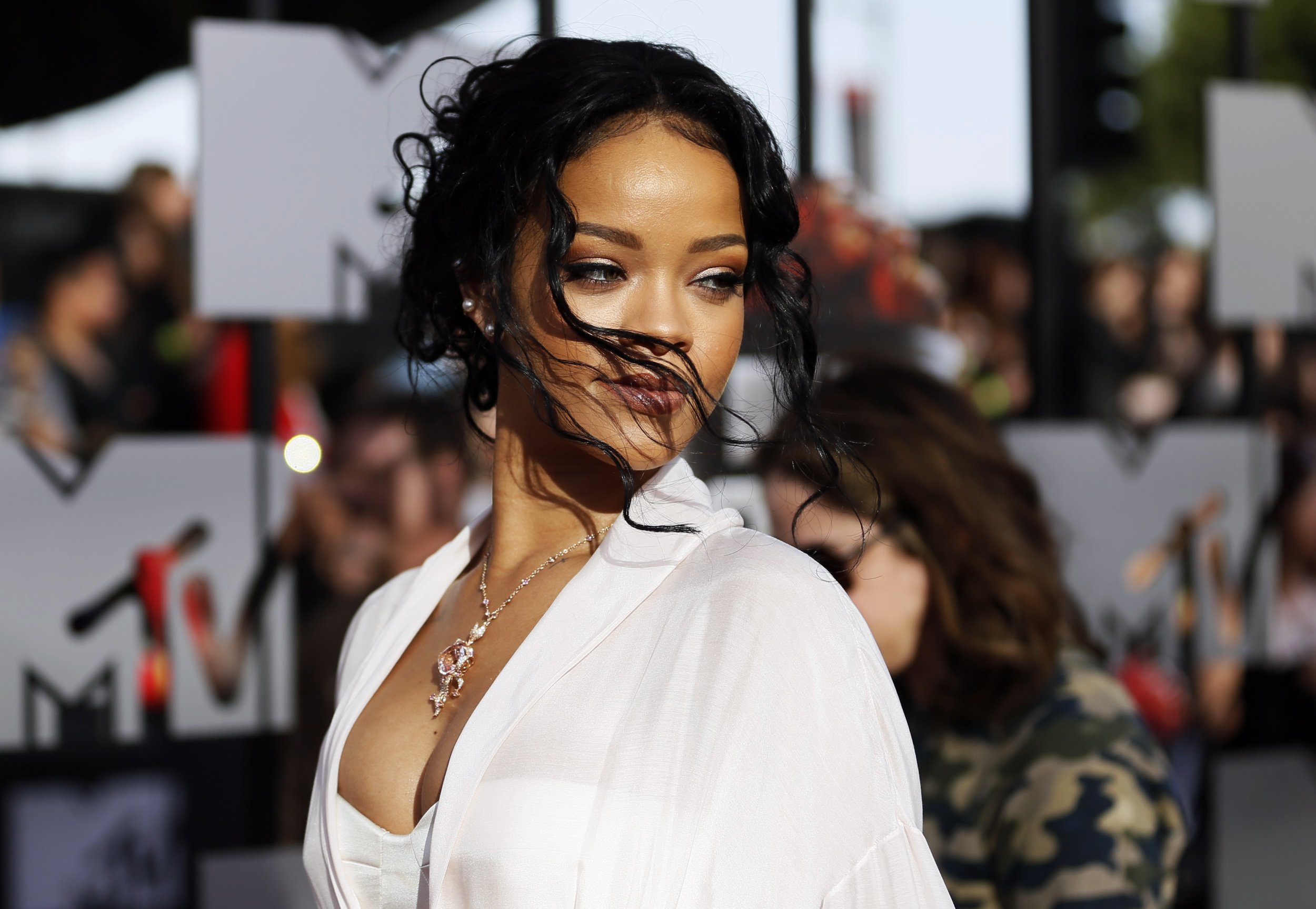 Rihanna Wears Risqué Metallic Dress For Dior Shoot Shows Off Assets Ibtimes