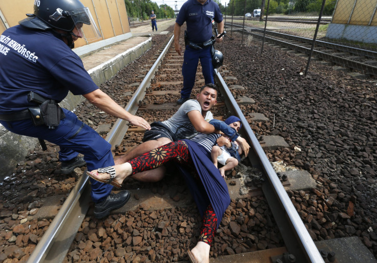 migrant train tracks