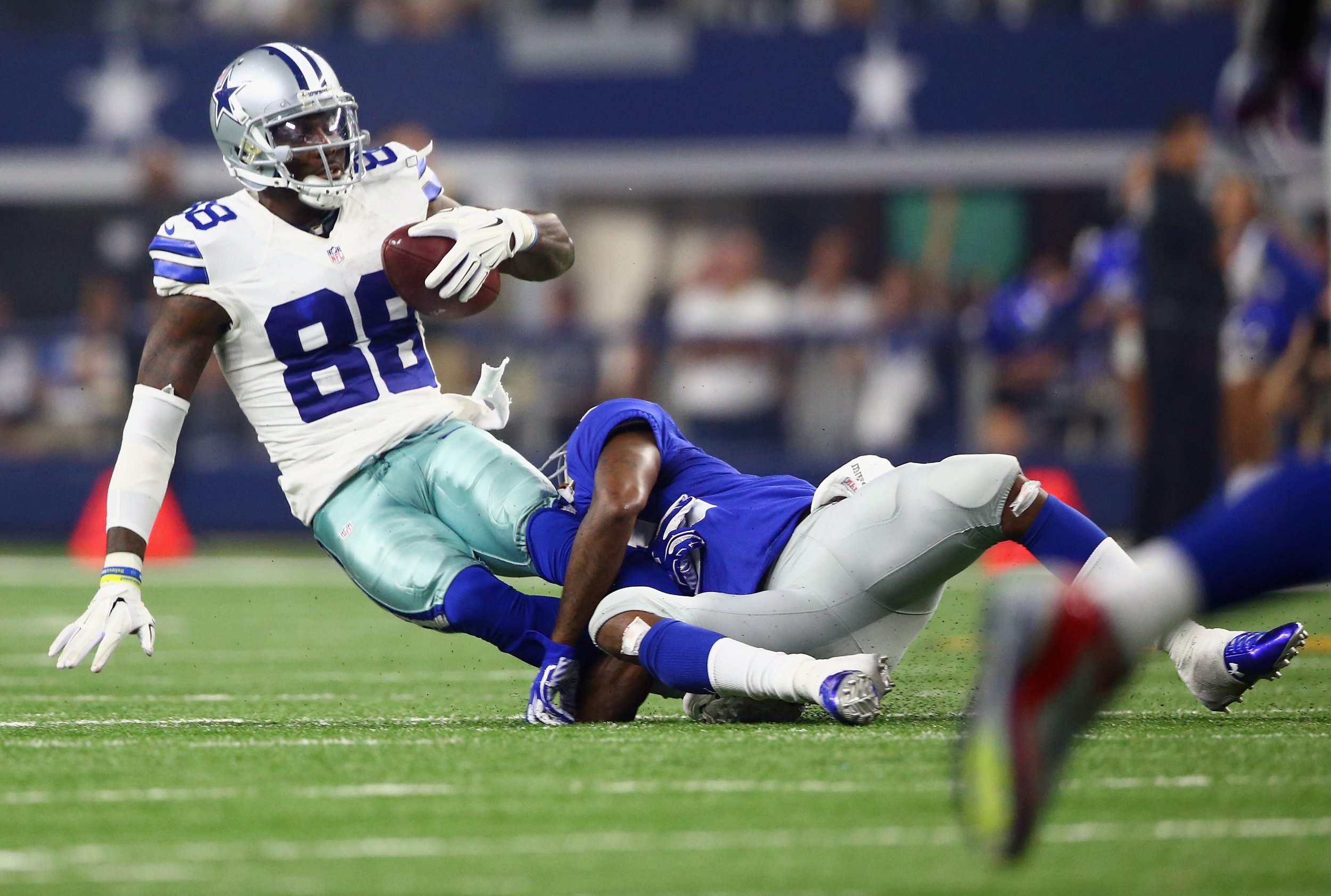 Cowboys' Dez Bryant out for 12 weeks due to bone graft