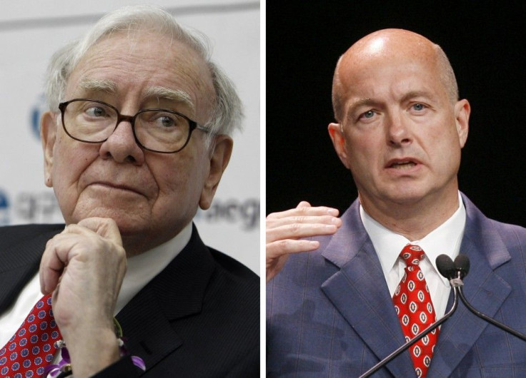 Warren Buffett (L) and David Sokol