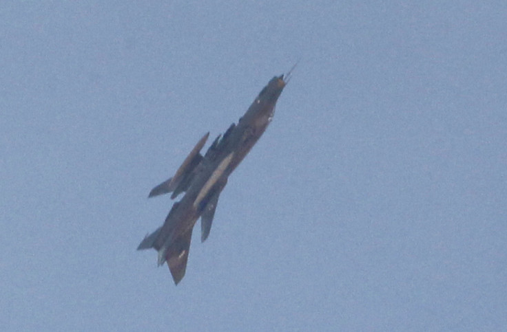 A Syrian jet maneuvering over the skies of Syria