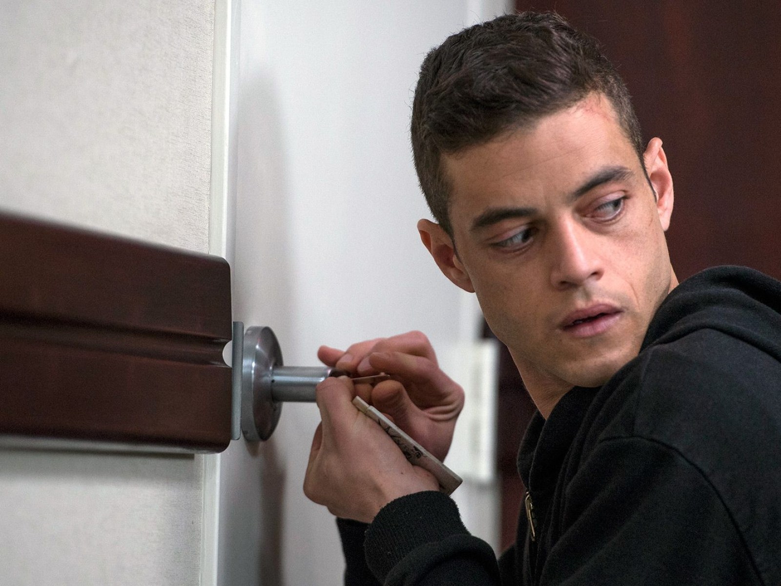 Prime Scores Mr. Robot Streaming Rights - SlashGear