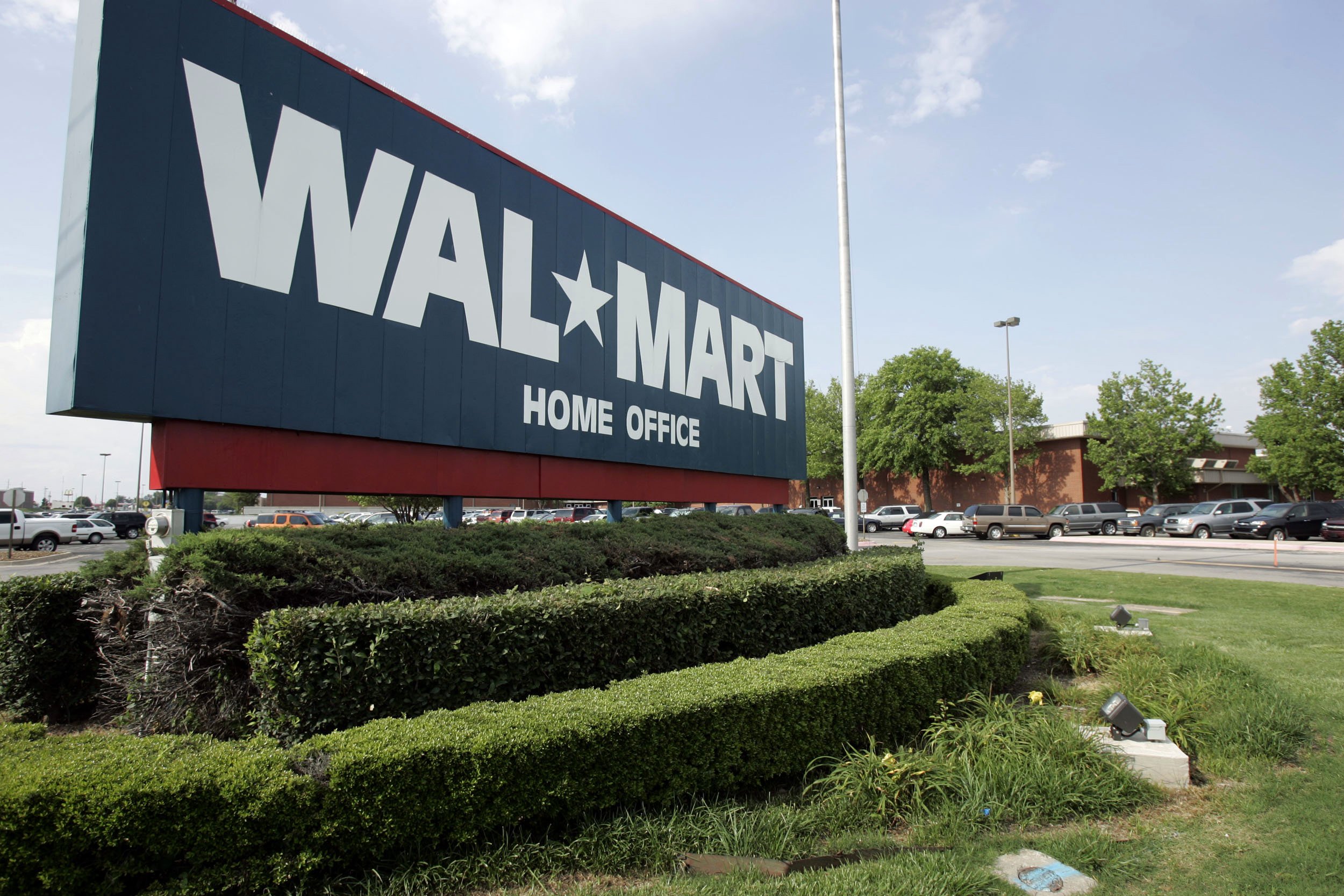 Walmart Job Cuts: Retail Giant Likely To Lay Off Up to 500 Employees At  Headquarters, Report Says