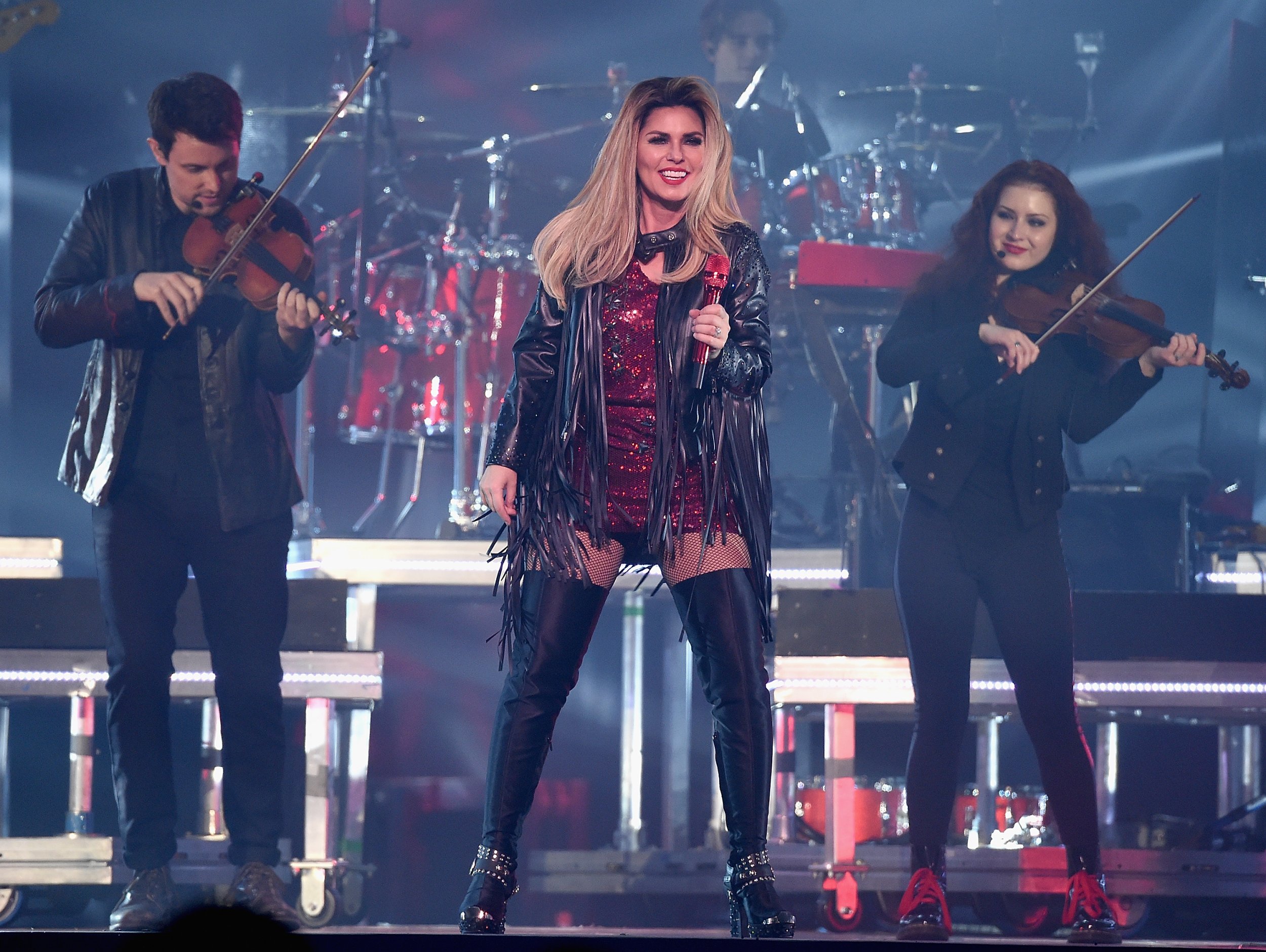 Why Did Shania Twain Cancel 2015 Tour Dates? Singer Won’t Reschedule