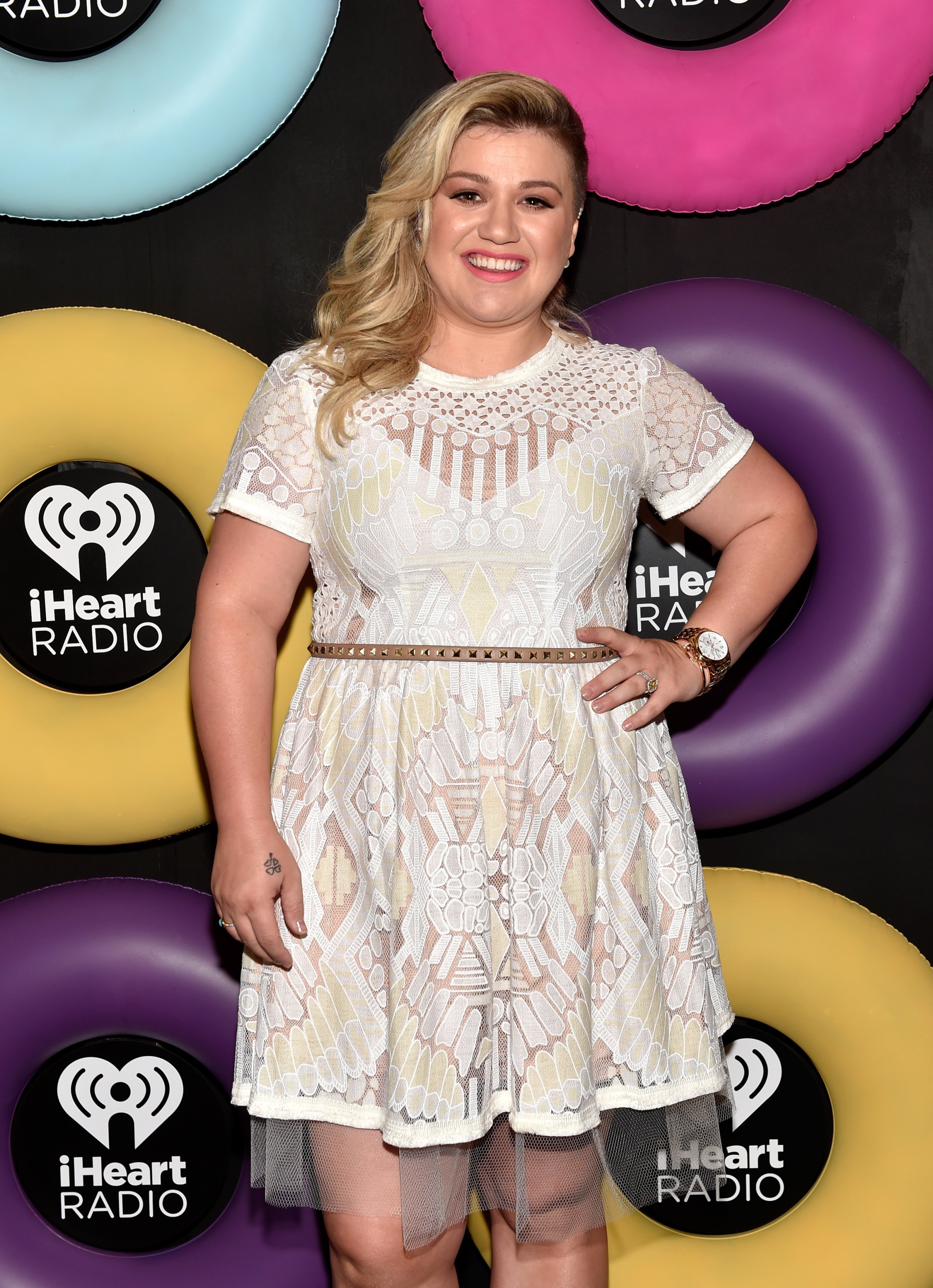 Kelly Clarkson Pregnancy Update Singer Announces She’s Expecting Baby