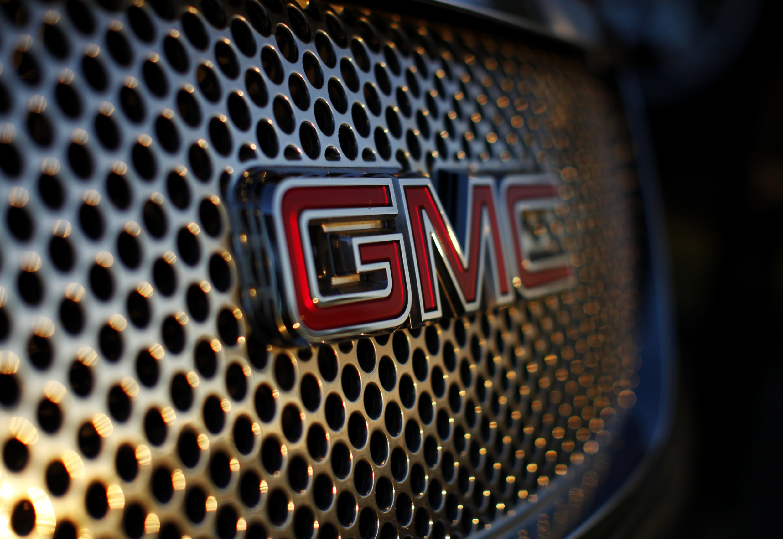 General Motors, UAW Reach Tentative Deal On Labor Contract, Avert Strike