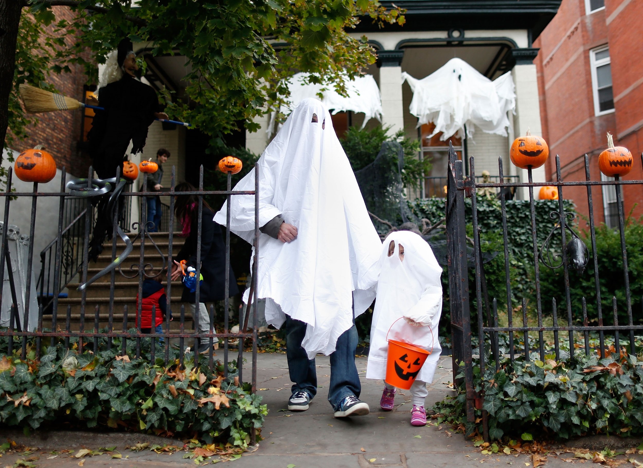 What Time Does TrickOrTreating Start? When You Can Expect To Get And