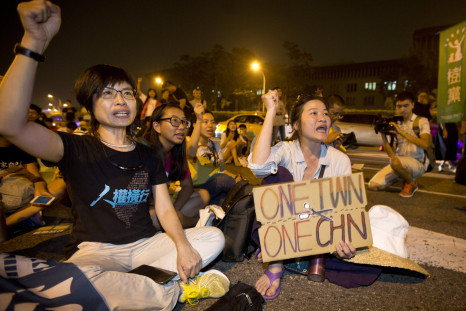 Demonstrators, Taipei, Taiwan, Nov. 7, 2015