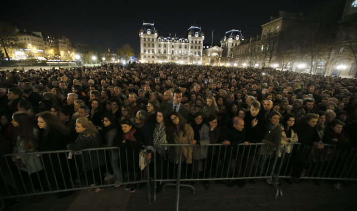 paris attack notre dame memorial