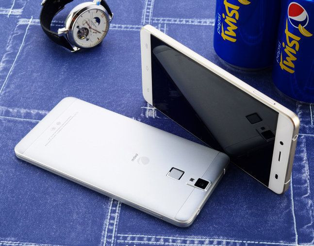 Pepsi-Phone-P1s