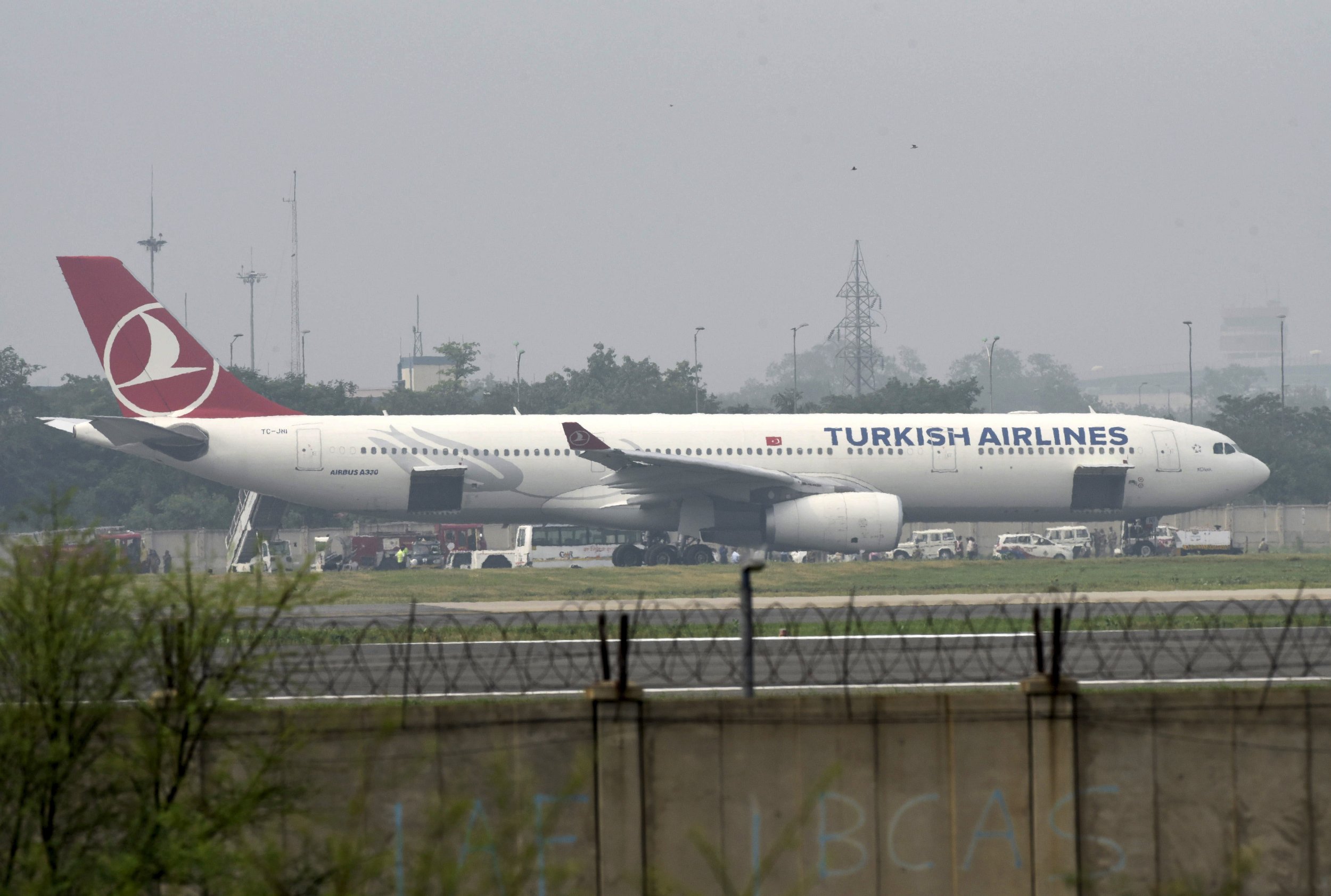 Посадка на стамбул заканчивается. Самолёт президента Турции Airbus a330. Флот Turkish Airlines. Из Турции на самолёте компании. Самолет турецкий канадский.