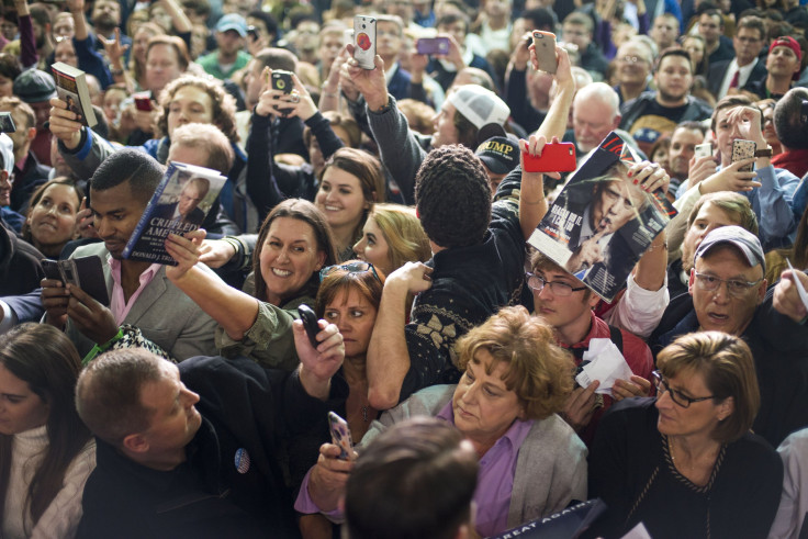 Trumpcrowd