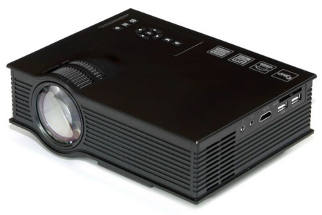 UNIC UC40+ LCD projector