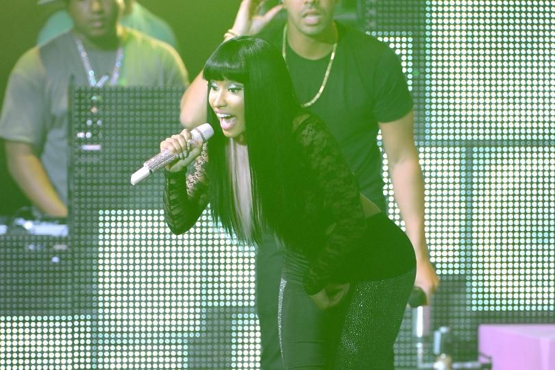 Drake Meek Mill Feud Did Drake Gift Nicki Minaj A Chanel Bag