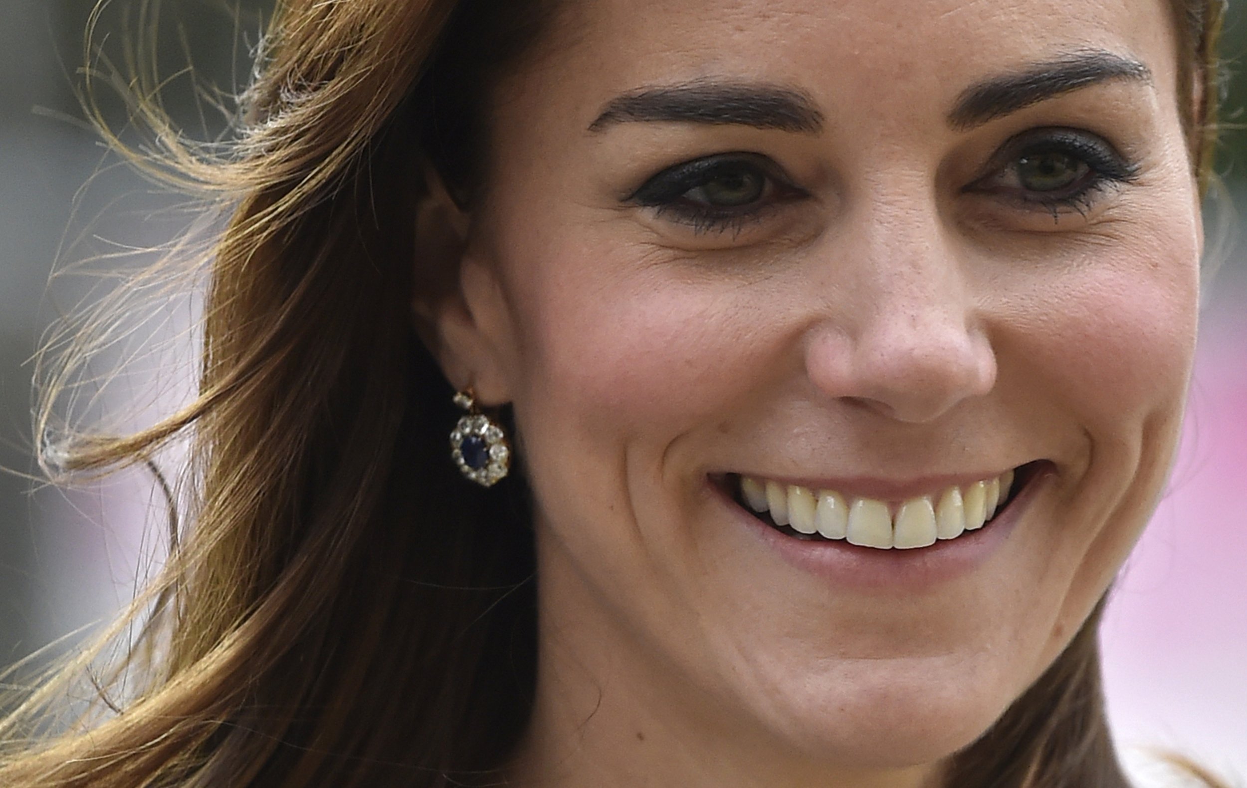 Kate Middleton engagement ring: Queen real inspiration being Diana and  Duchess's jewels? | Express.co.uk