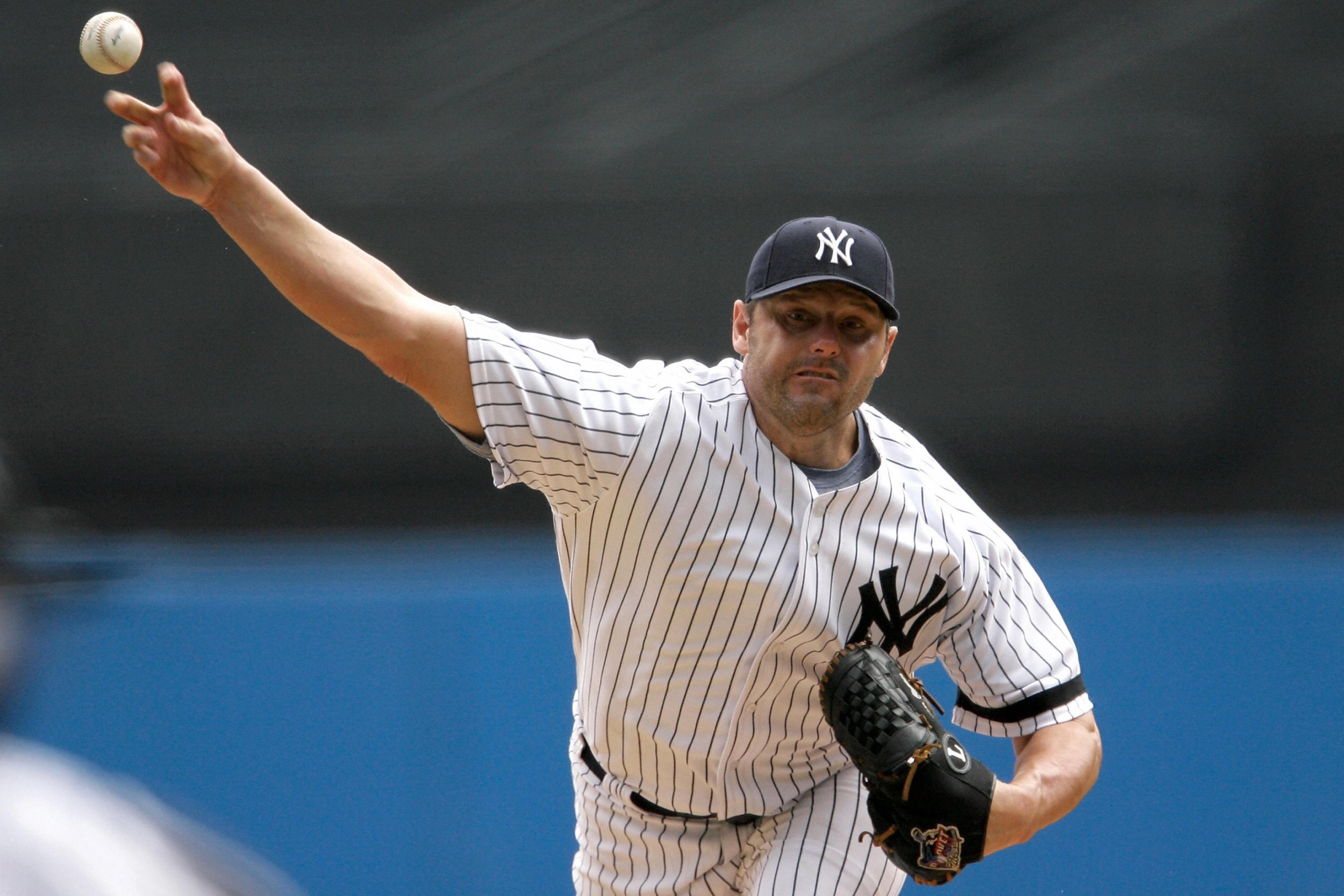 Blue Jays: Roger Clemens Accuses Roy Halladay of Using Amphetamines