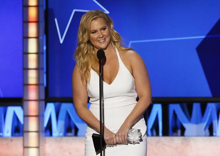 Amy Schumer Denies Joke Theft Accusations Says Shes Willing To Take