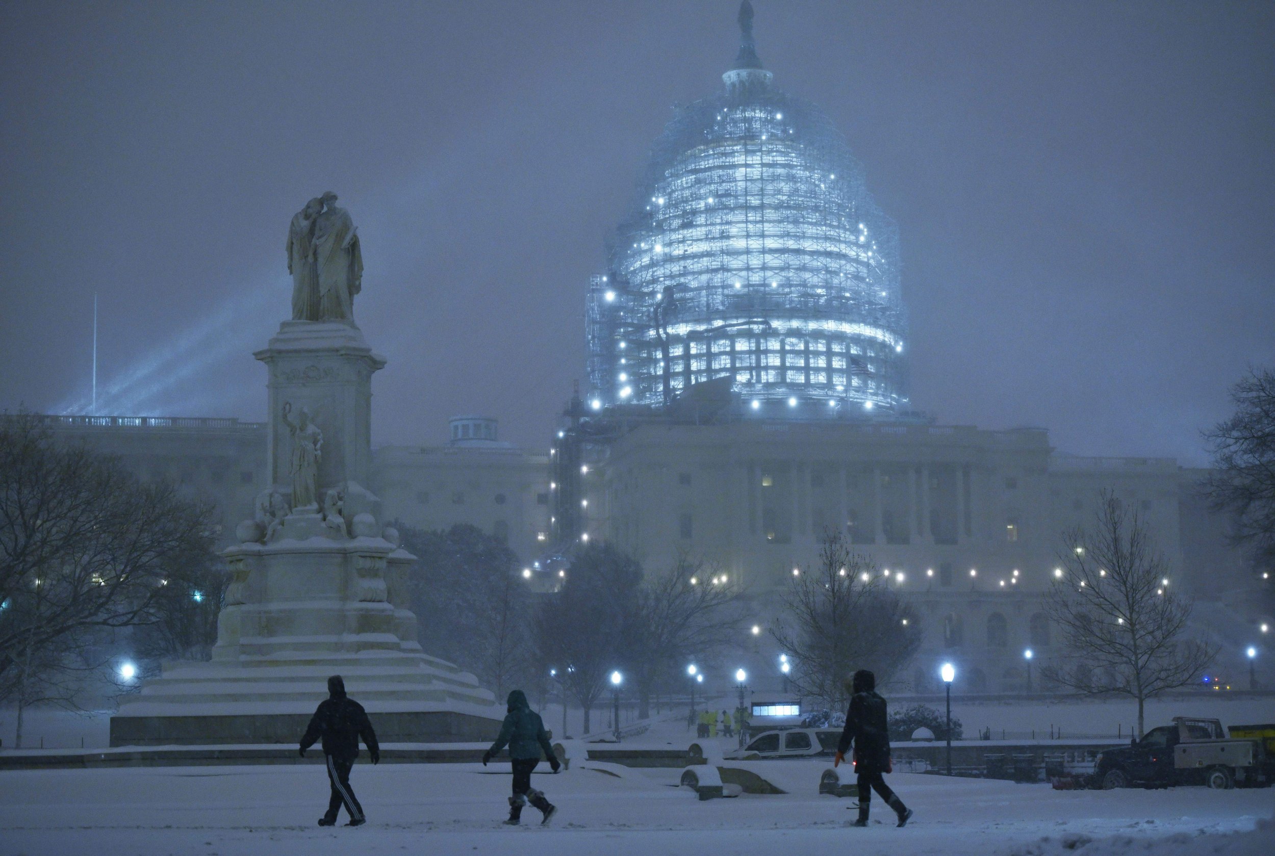 Snowzilla Photos 2016: Blizzard Pictures Show New York, DC Covered In ...