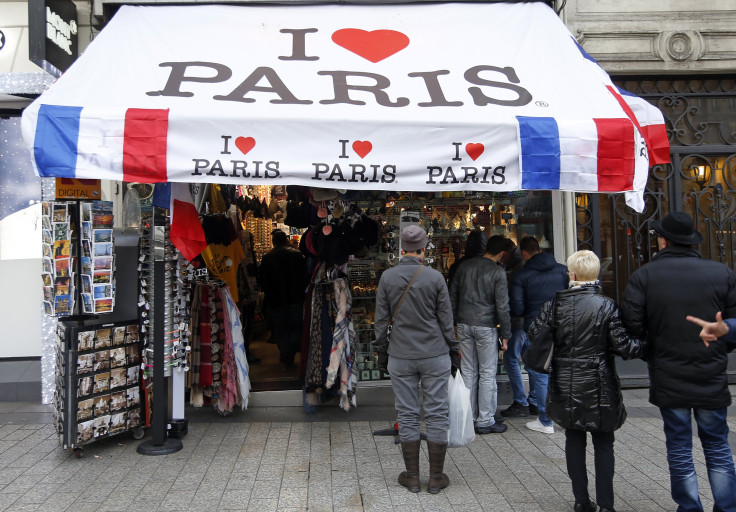 ParisTourists_Nov2015