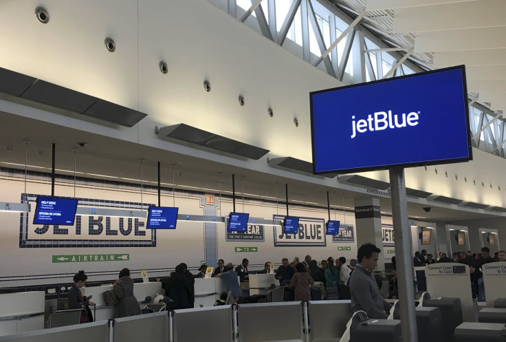 2016-01-14T205110Z_47106119_GF20000095111_RTRMADP_3_JETBLUE-AIRWAYS-OUTAGES