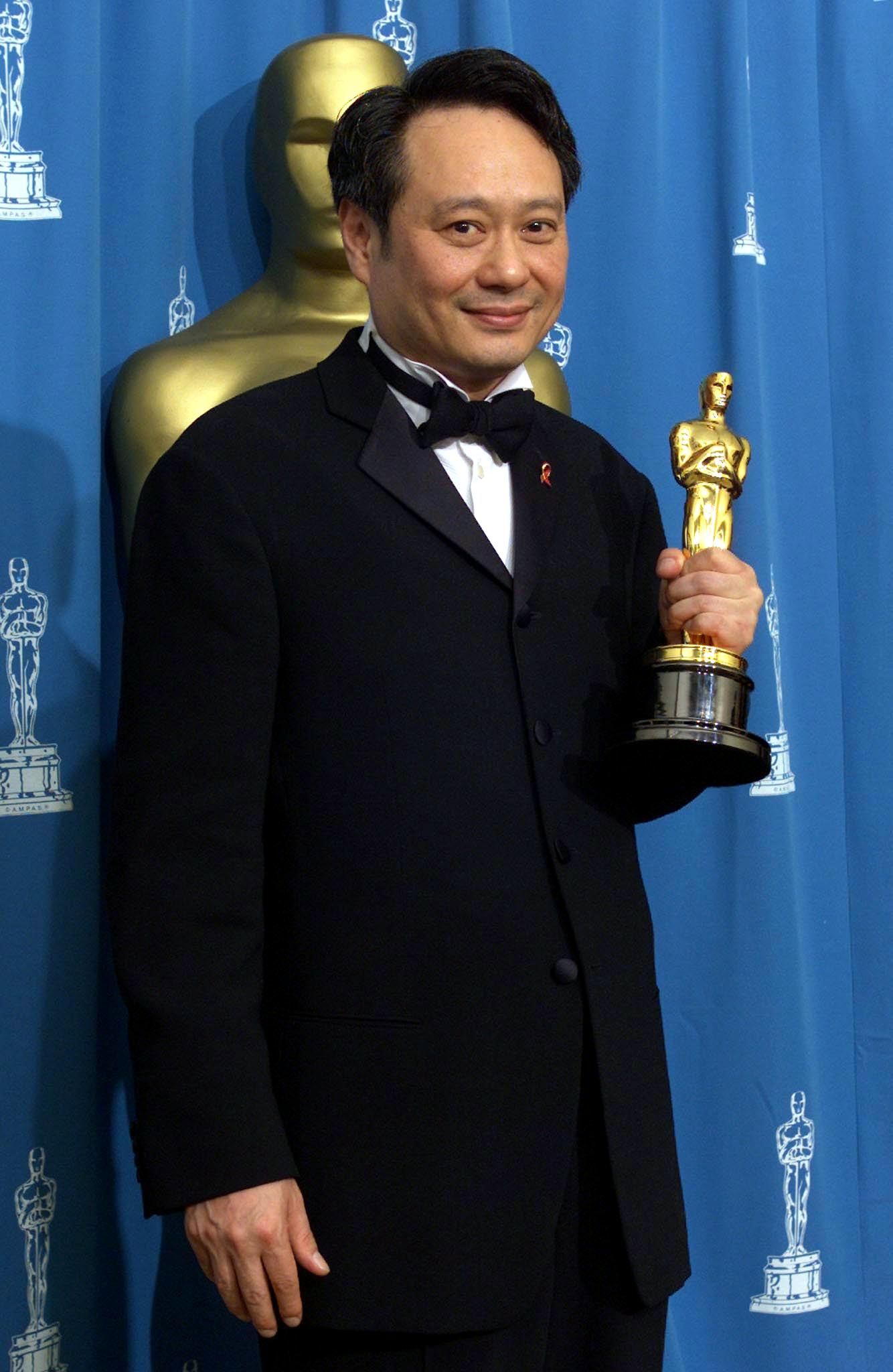 Ли оскар. Director ang Lee. Оскар 2000. Коко ли Оскар 2001.