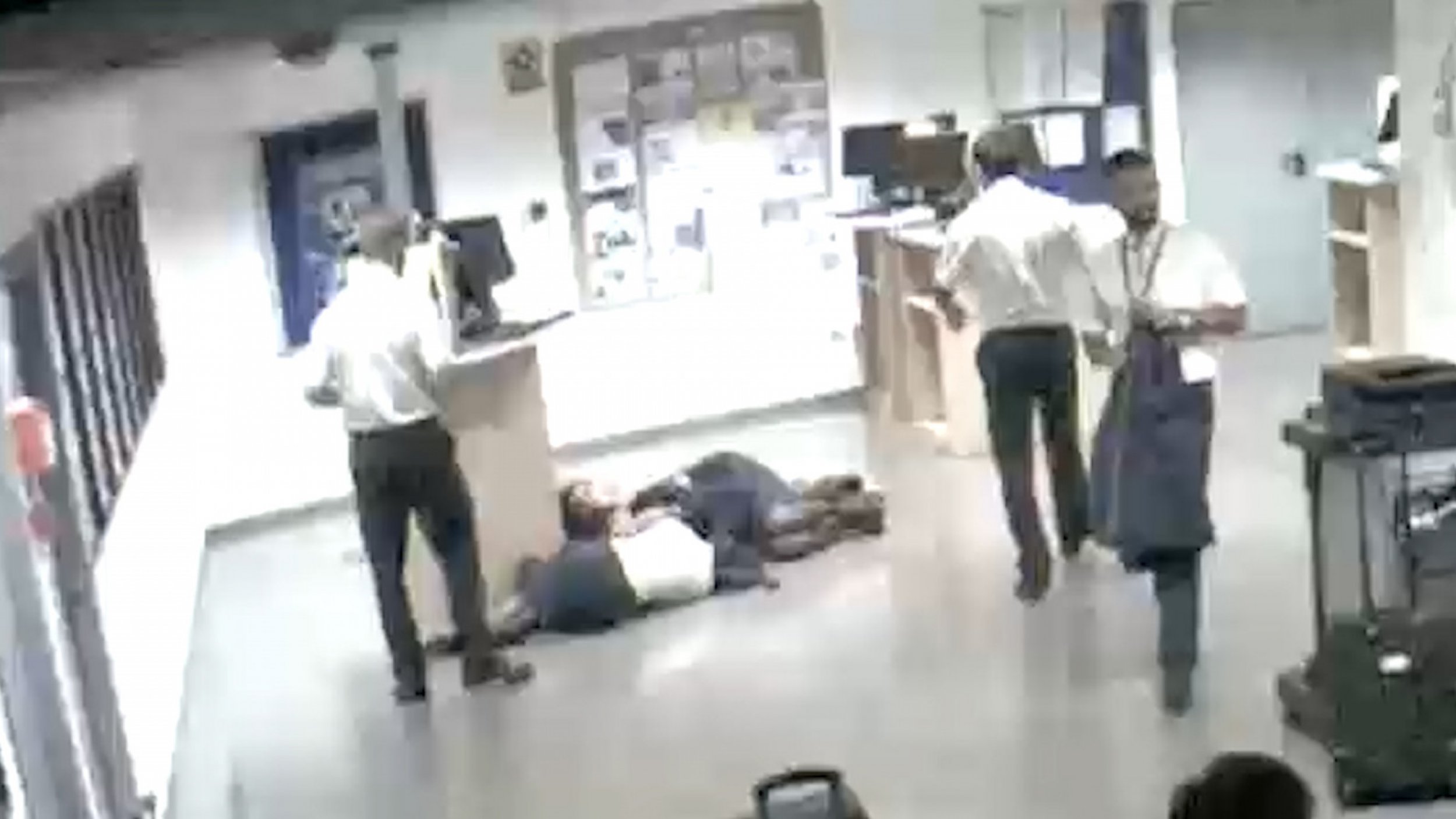 Surveillance Footage Proves Ryanair Staff Sleeping On Floor Photo Was Staged