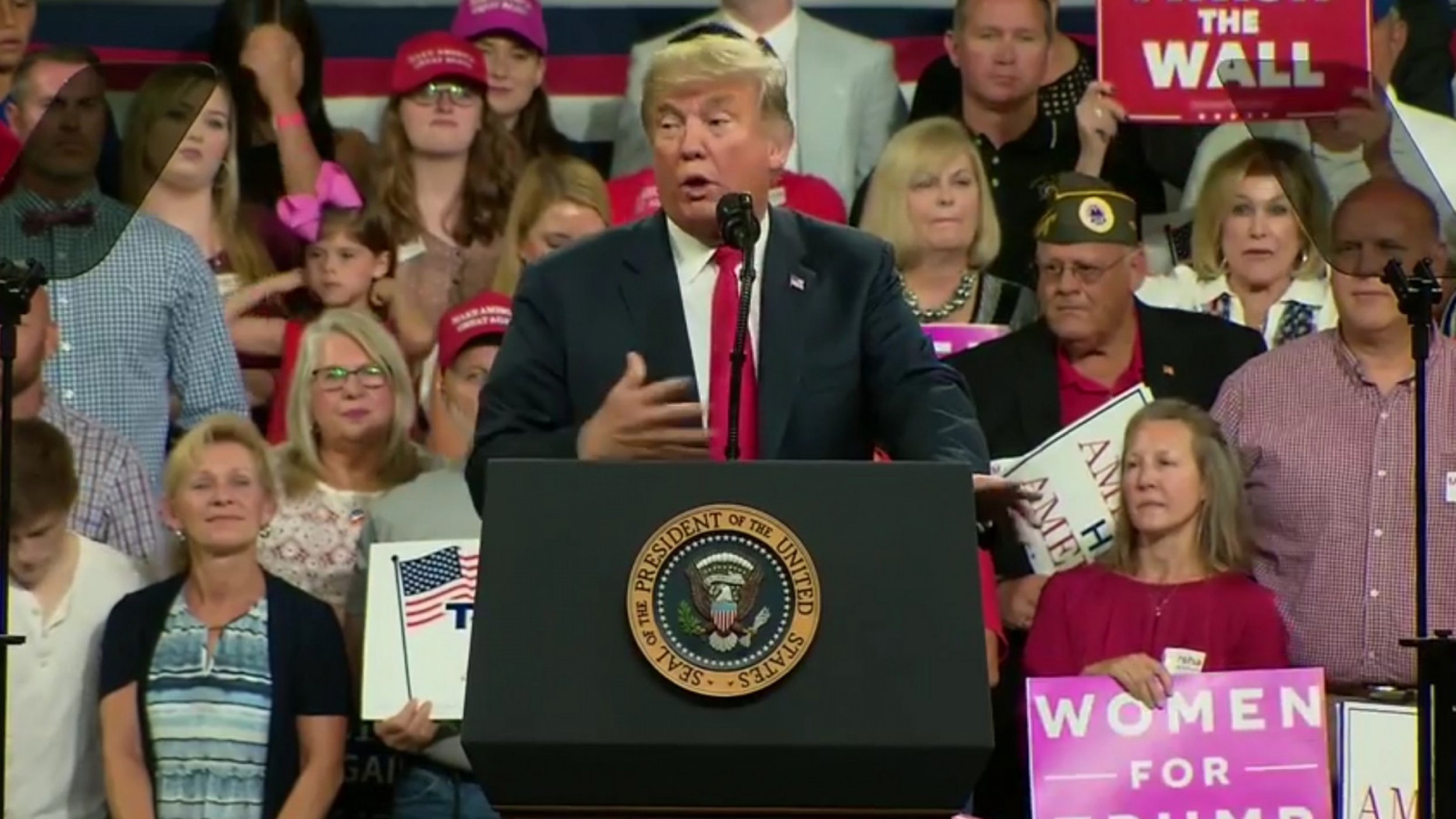Trump Cant Say The Word Renovation At Tennessee Rally