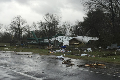 storms tornadoes Louisiana Mississippi killed