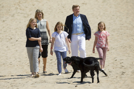 King Willem-Alexander and his wife Queen Maxima with their kids