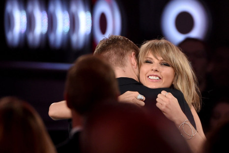 Taylor Swift Calvin Harris Photos Kissing latest