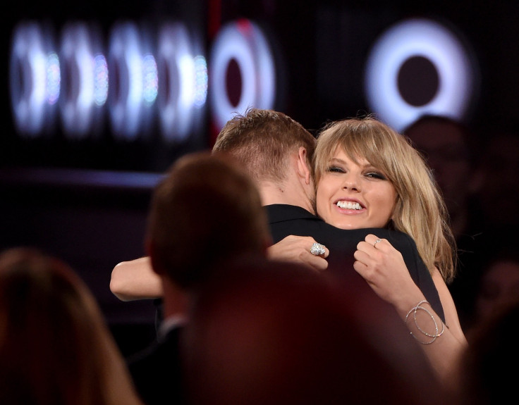 Taylor Swift Calvin Harris Photos Kissing latest