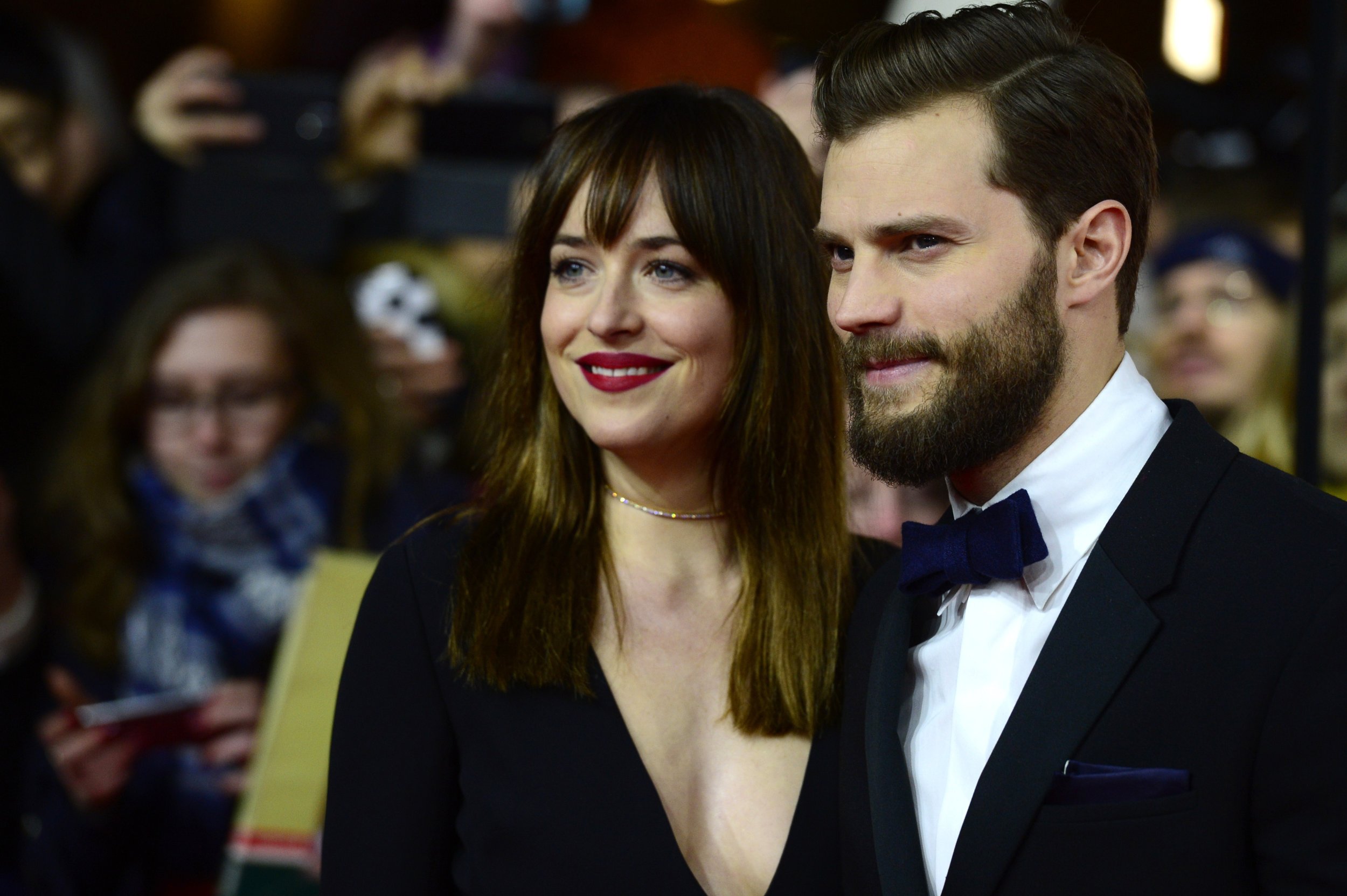 ‘fifty Shades Darker Movie Stars Spotted Filming Iconic Art Gallery Kissing Scene Ibtimes 