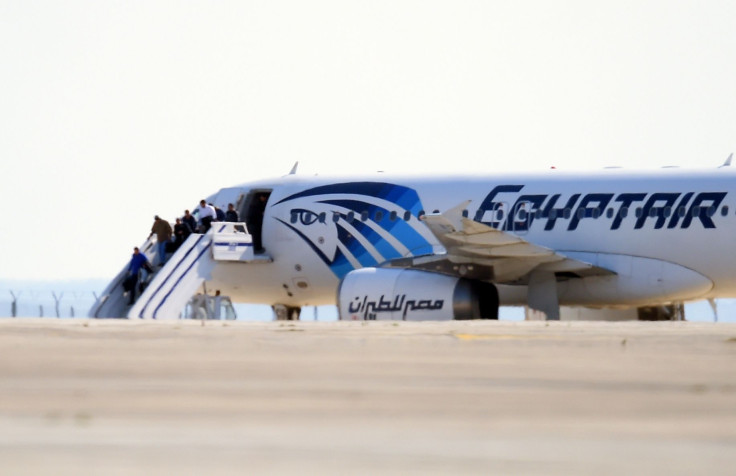 EgyptAir passengers leave hijacked airpcraft