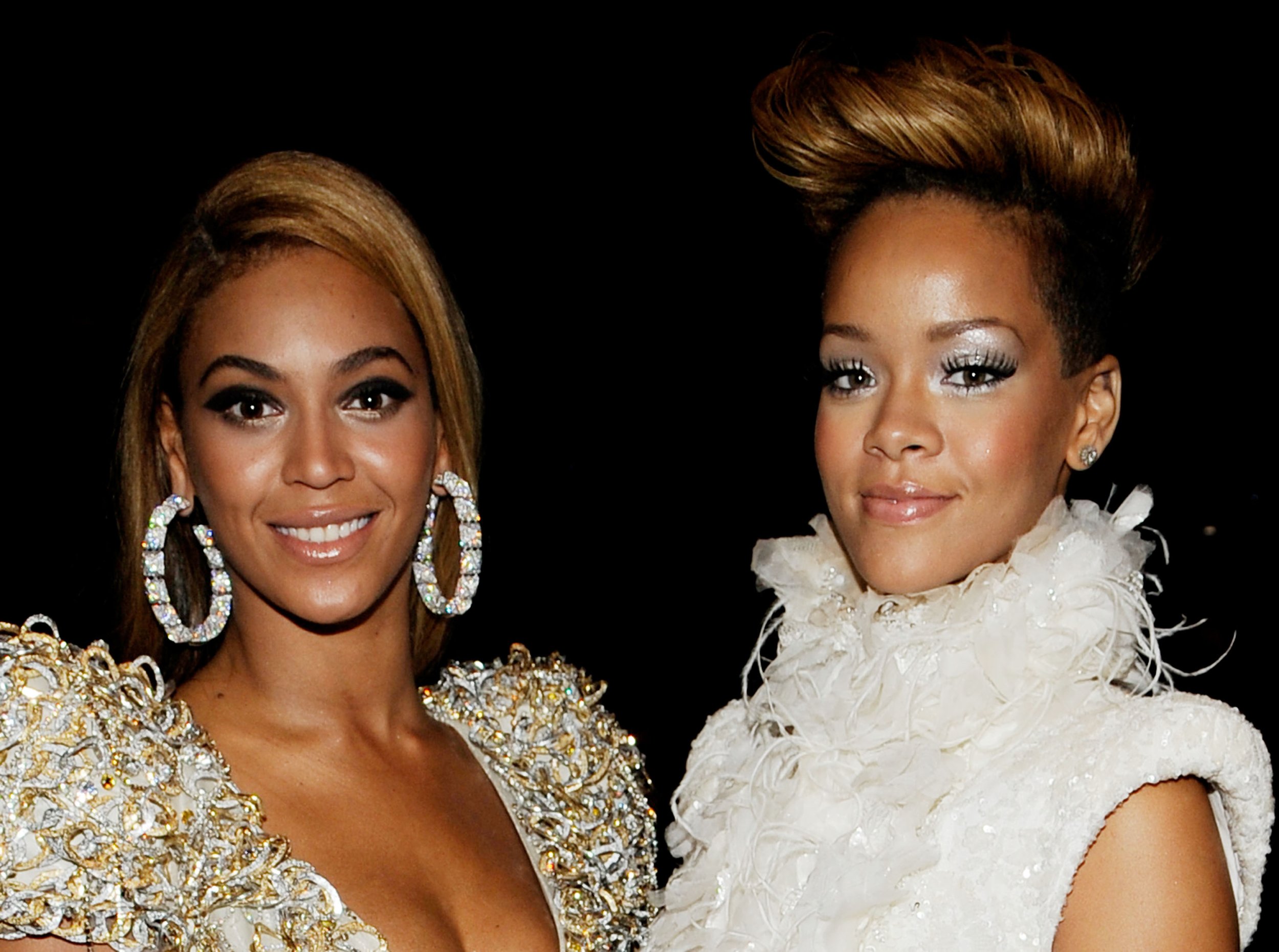 Rihanna 'Believes' Jay Z Is 'Committed' To Beyoncé Despite Cheating Rumors: Report | IBTimes