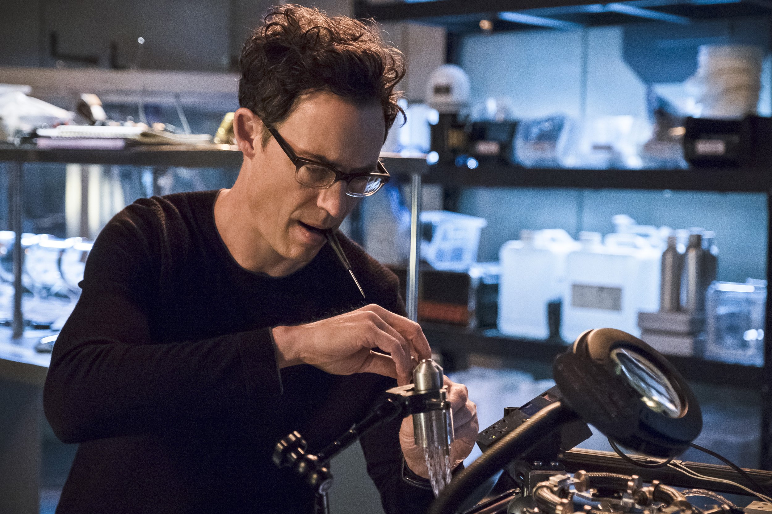 ‘the Flash Season 2 Spoilers Actor Tom Cavanagh Teases Possible Death In Finale How Barry 6162