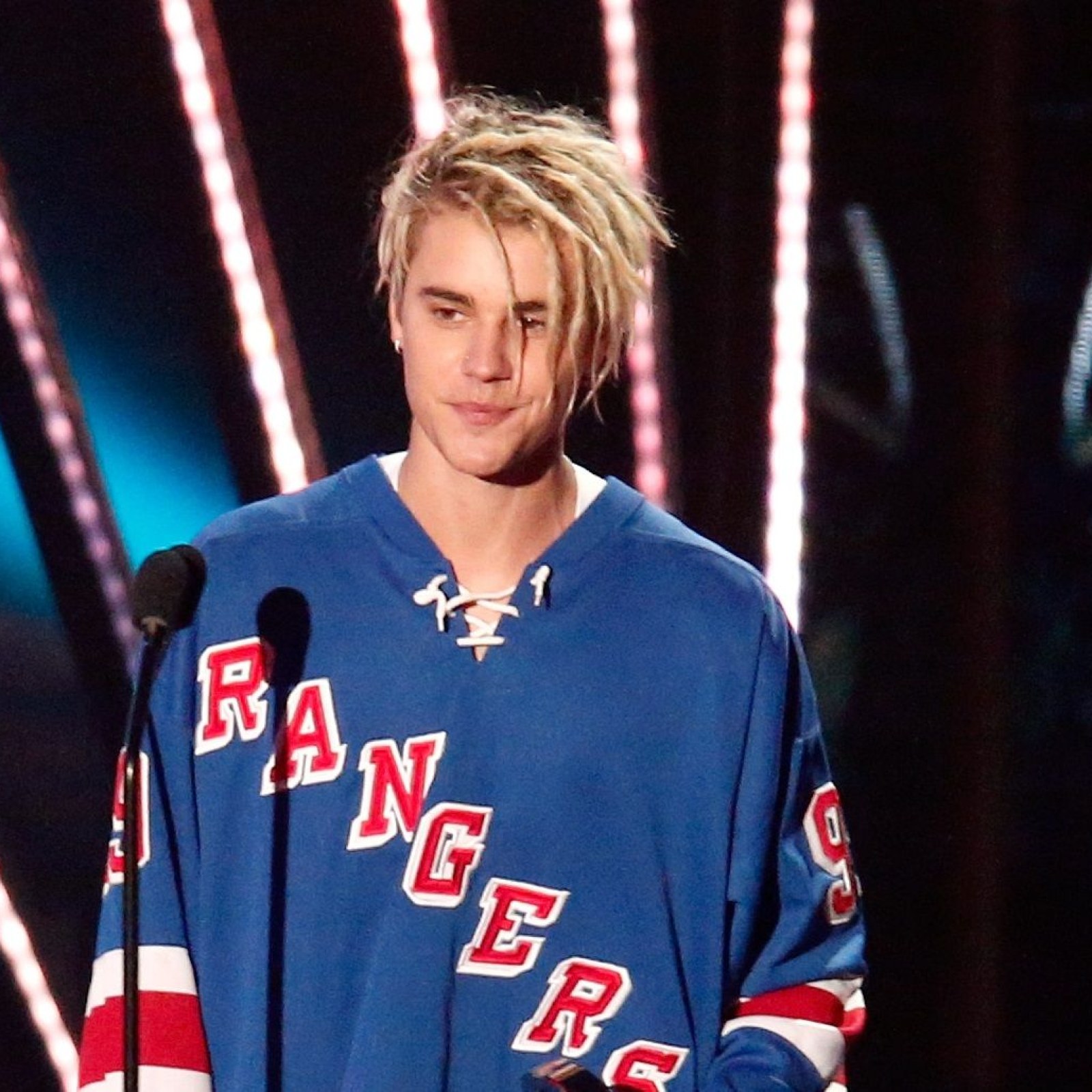 Justin Bieber Unveils Cross Face Tattoo