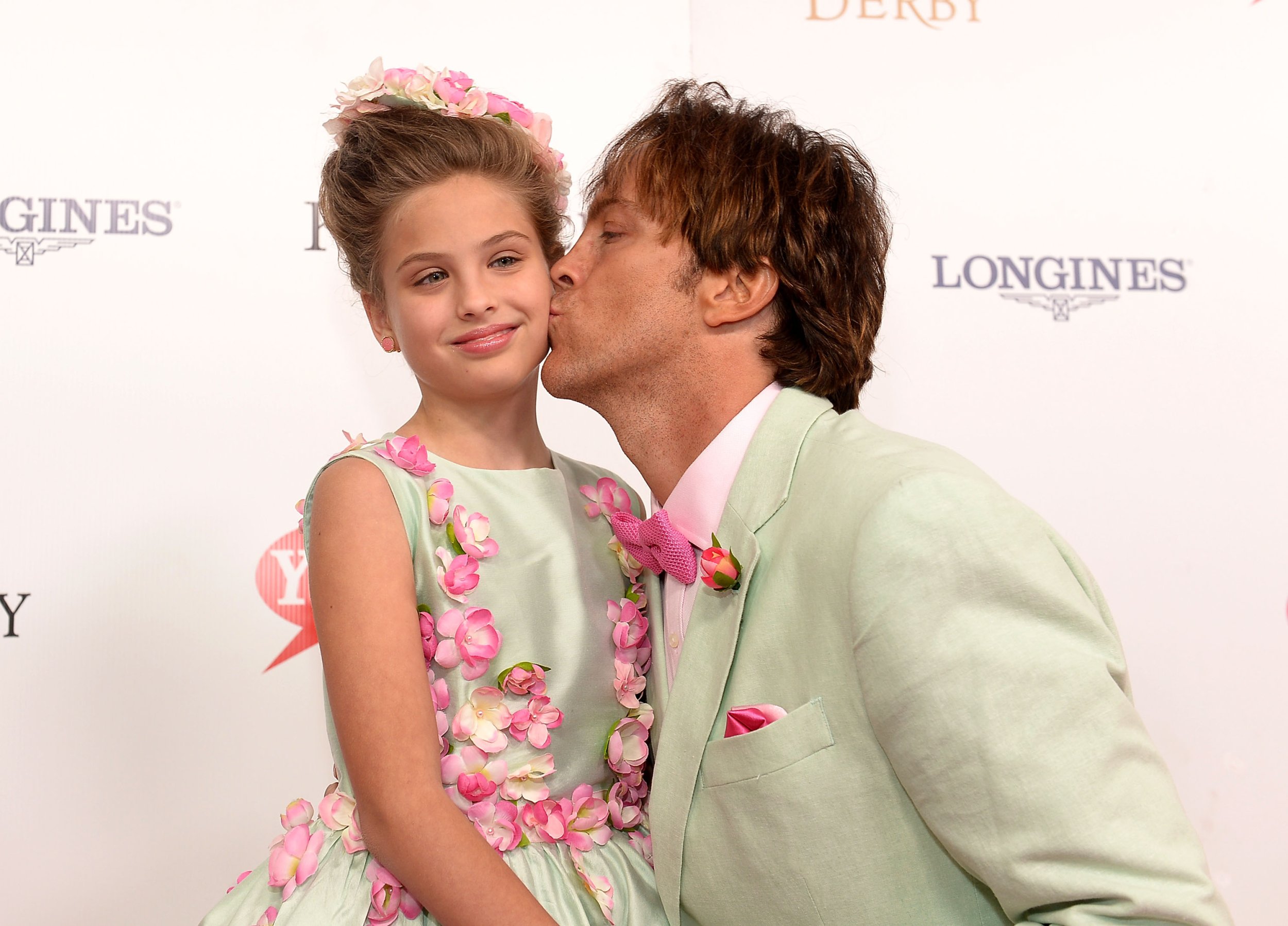 Anna Nicole Smiths Daughter Dannielynn Wears Matching Outfit With Dad Larry Birkhead At 2016