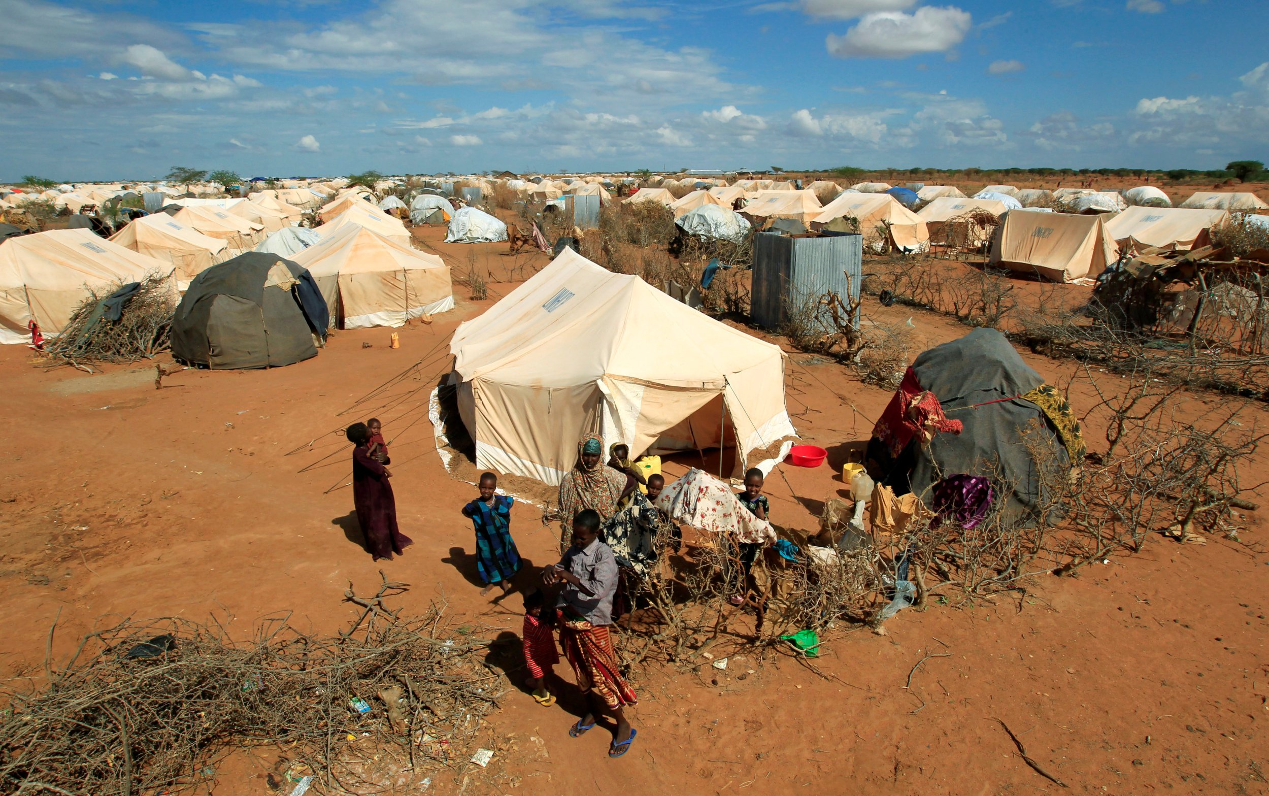 Largest Refugee Camp Pictures: In Kenya, Dangerous Dadaab Camp Ordered ...