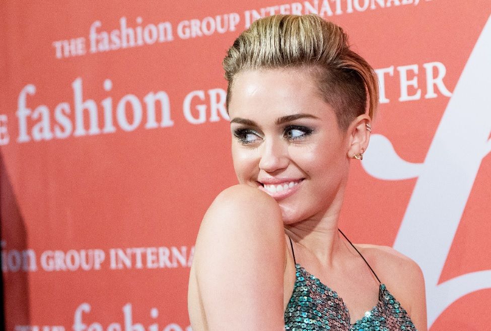 Miley Cyrus Seemingly Quashes Pregnancy Rumors With Instagram Post Is Not Expecting Liam 3366