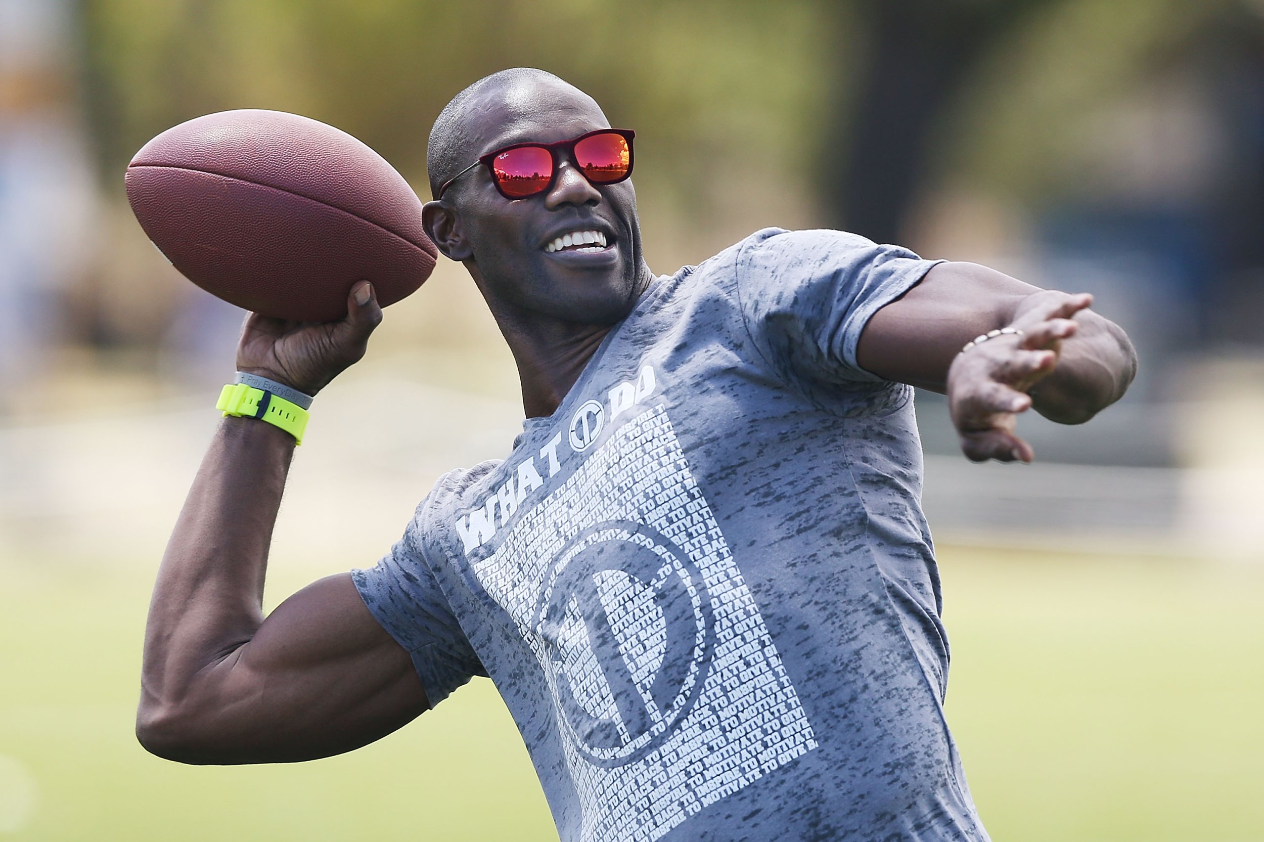 Cowboys, Terrell Owens unable to reach deal as 49-year-old asks