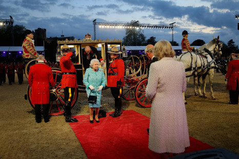 Queen Elizabeth carries her favorite Launer handbag