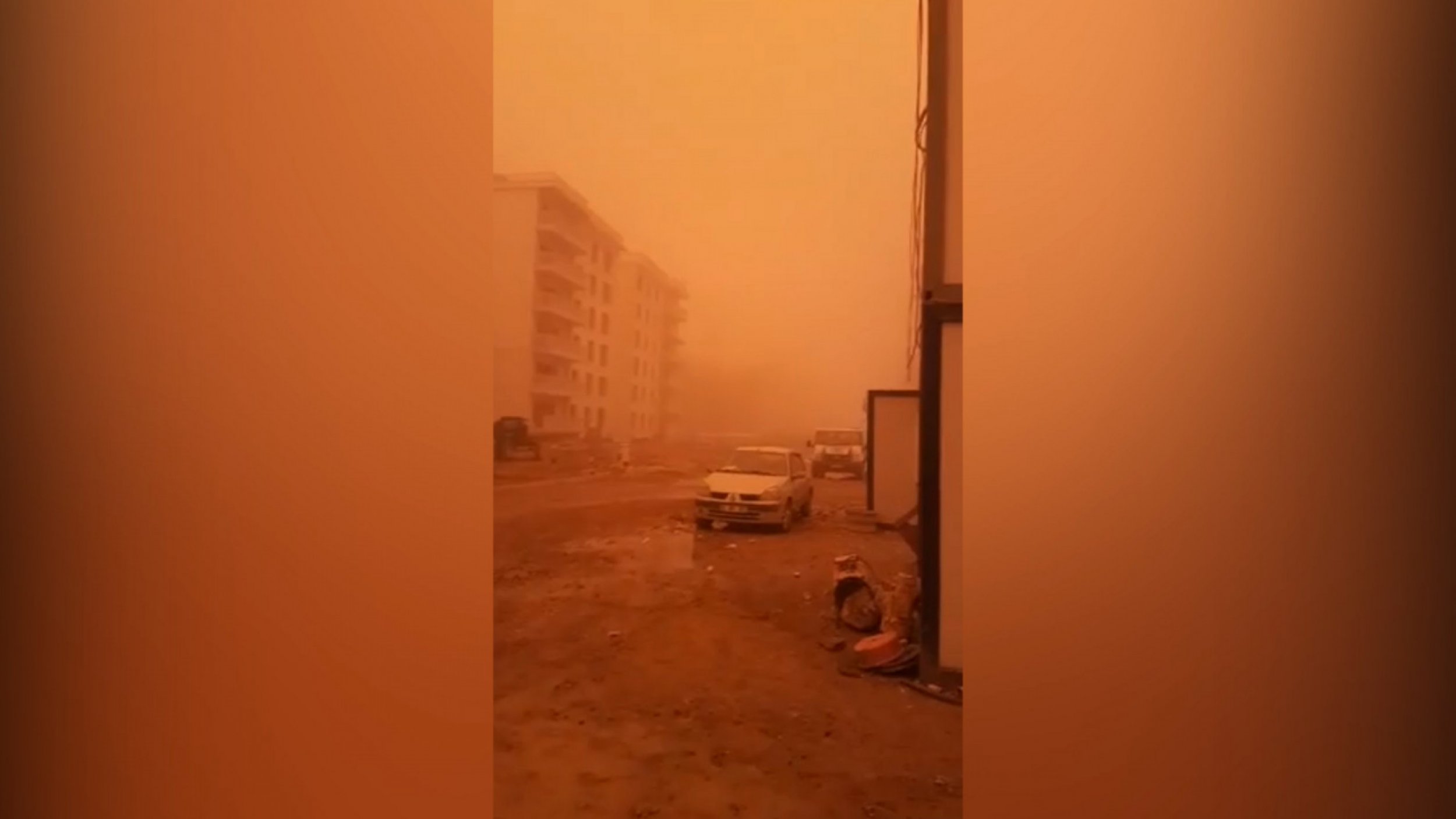 Dust Storm Gives Turkish Town Martian Look
