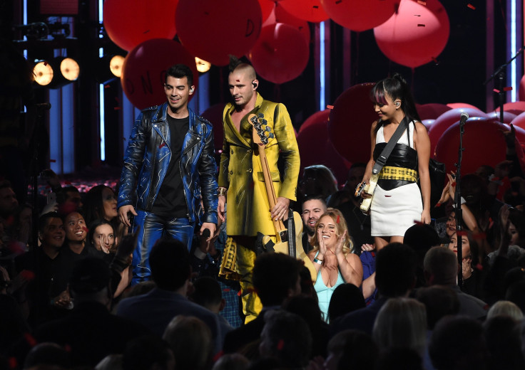 DNCE Billboard Music Awards 2016