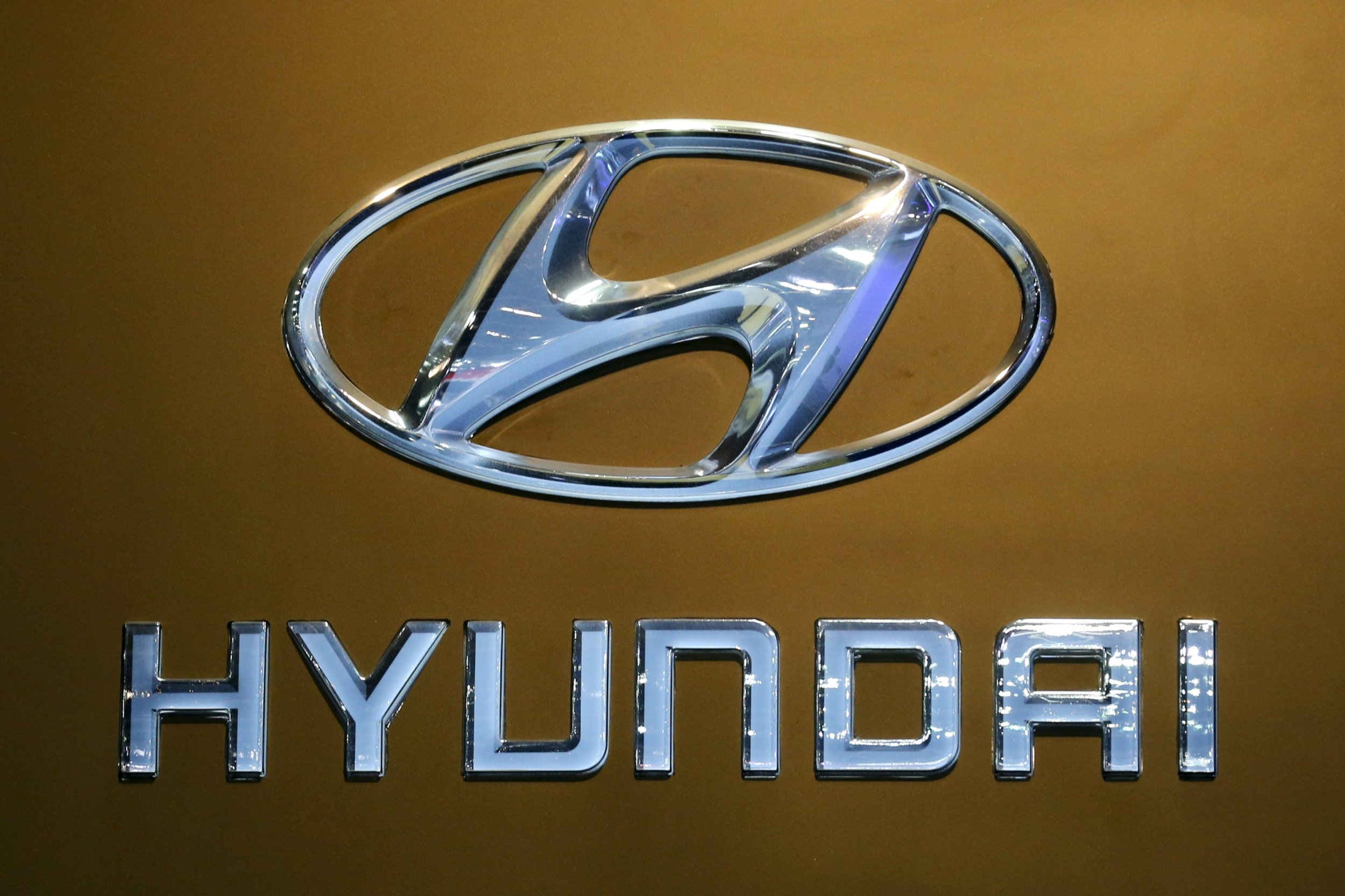 Марка хендай. Hyundai Motor. Hyundai эмблема. Фирменный знак Хендай. Hyundai Solaris логотип.
