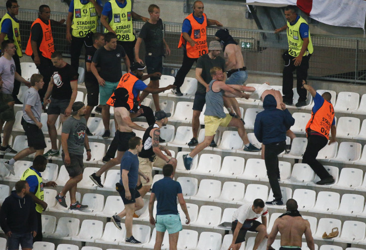 England vs Russia fans clash