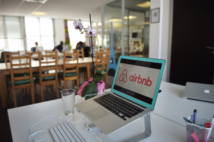 AirbnbLogo